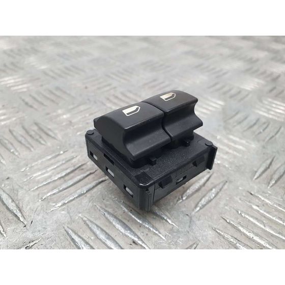 Mando Elevalunas Delantero Izquierdo Para Citroen C3
