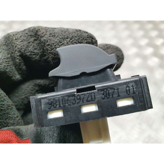 Mando Elevalunas Delantero Izquierdo Para Citroen C3