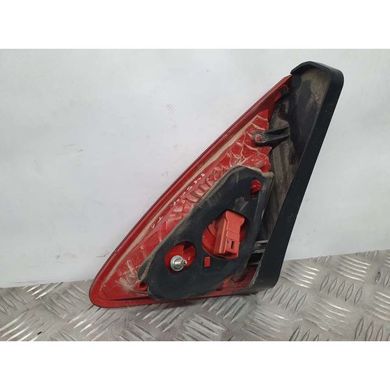 Piloto Trasero Izquierdo para Peugeot 3008