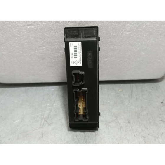 Mando Elevalunas Delantero Izquierdo Para Renault Kadjar