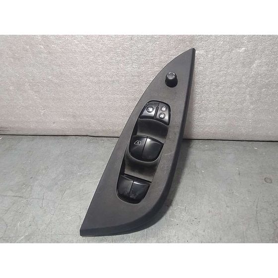 Mando Elevalunas Delantero Izquierdo Para Nissan Pulsar