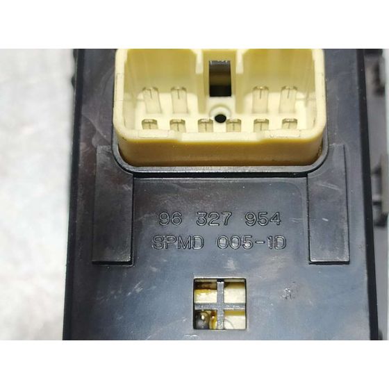 Mando Elevalunas Delantero Izquierdo Para Chevrolet Epica
