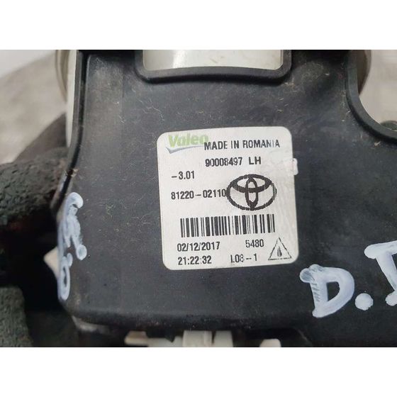 Faro Antiniebla Derecho para Toyota Auris Touring Sports (E18)