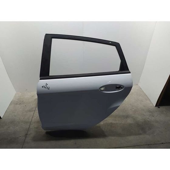 Puerta Trasera Izquierda Para Ford Fiesta
