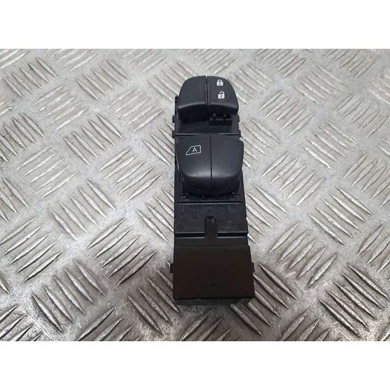 Mando Elevalunas Delantero Izquierdo Para Nissan Micra V