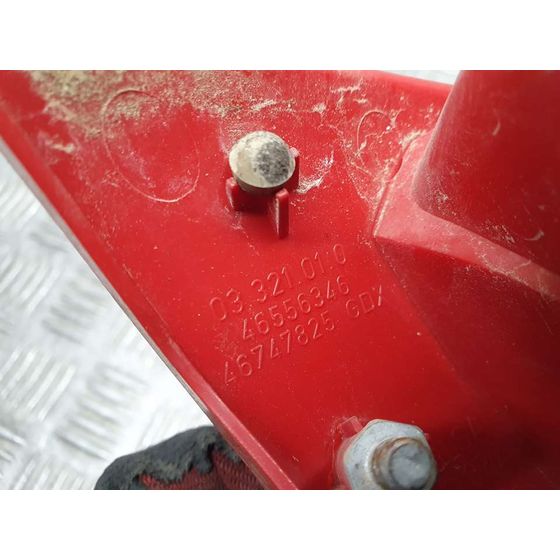 Piloto Trasero Derecho Para Alfa Romeo 147