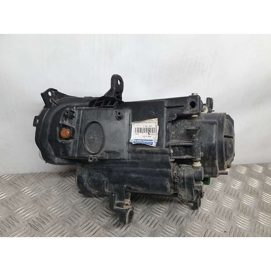 Faro Derecho Para Jeep Cherokee