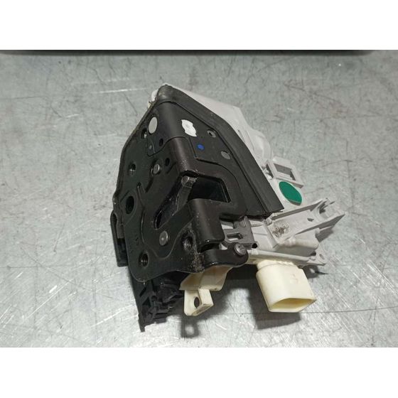 Cerradura Puerta Delantera Izquierda Para Volkswagen Passat Variant
