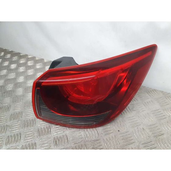 Piloto Trasero Derecho para Mazda 2 Lim. ()