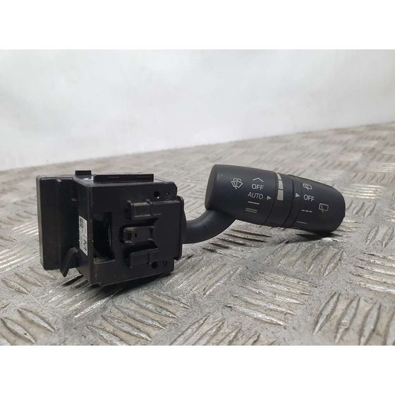 Mando Limpia para Mazda 2 Lim. ()