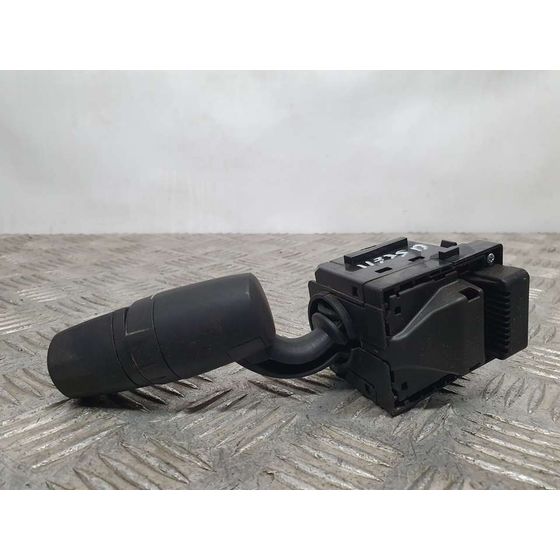 Mando Limpia para Mazda 2 Lim. ()