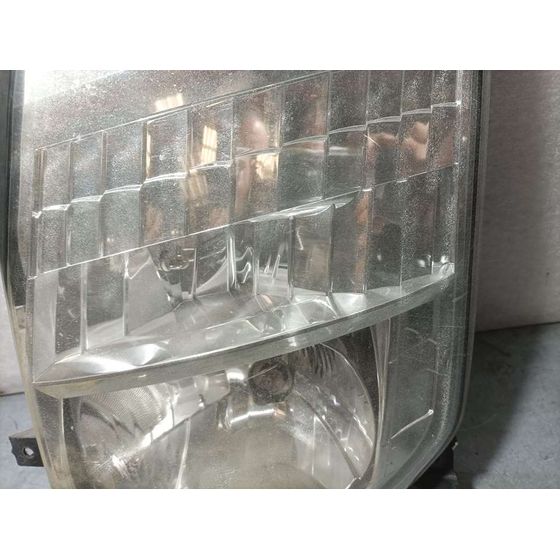 Faro Izquierdo Para Nissan Cabstar