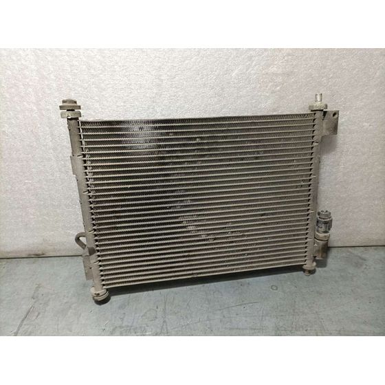 Condensador / Radiador Aire Acondicionado Para Nissan Cabstar
