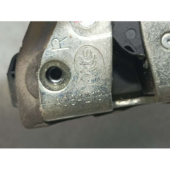 Cerradura Puerta Trasera Derecha Para Toyota Auris Touring Sports