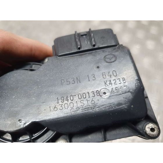 Caja Mariposa Para Mazda 2 Lim.
