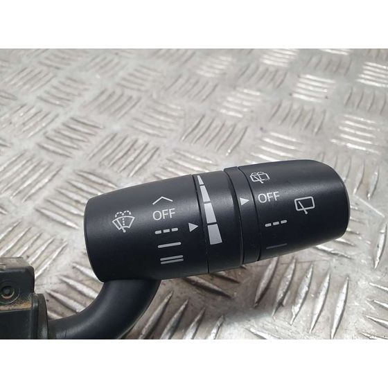 Mando Limpia Para Mazda 2 Lim.
