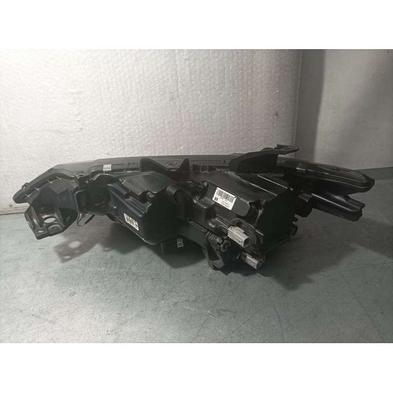 Faro Derecho Para Mitsubishi Outlander