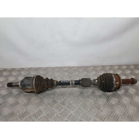 Transmision Delantera Izquierda Para Toyota Auris