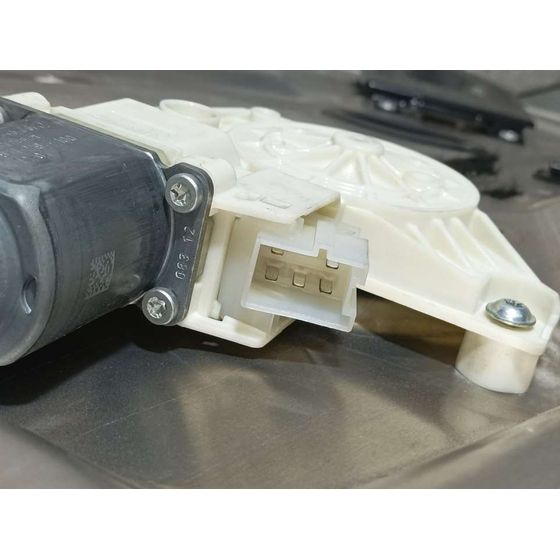 Elevalunas Delantero Izquierdo Para Mercedes Clase C Lim.