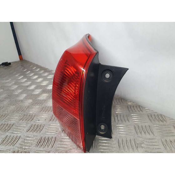 Piloto Trasero Izquierdo Para Nissan Qashqai