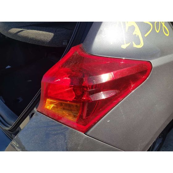 Piloto Trasero Derecho Para Toyota Auris