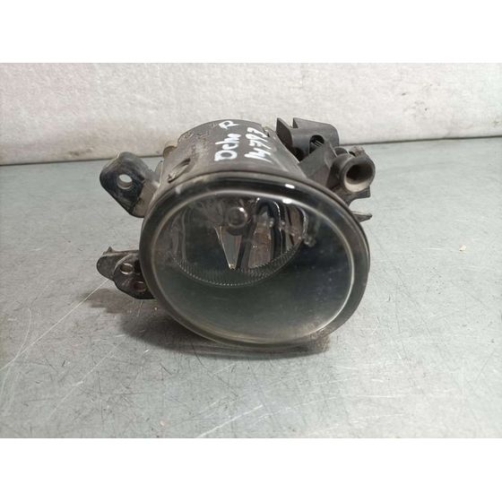 Faro Antiniebla Derecho Para Mercedes Clase B