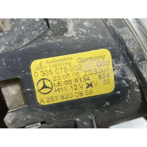 Faro Antiniebla Derecho Para Mercedes Clase B