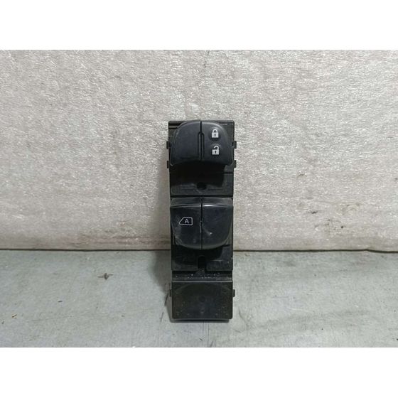 Mando Elevalunas Delantero Izquierdo Para Nissan Micra V