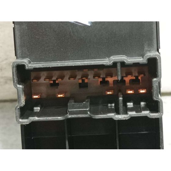 Mando Elevalunas Delantero Izquierdo Para Nissan Micra V