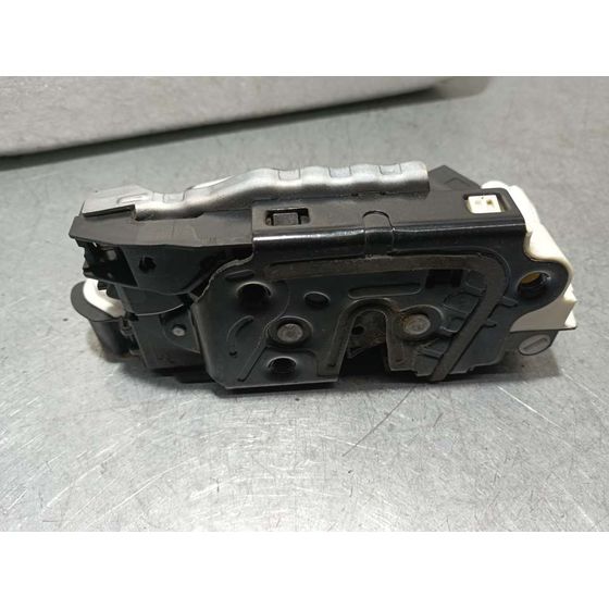 Cerradura Puerta Delantera Derecha Para Mercedes Clase B