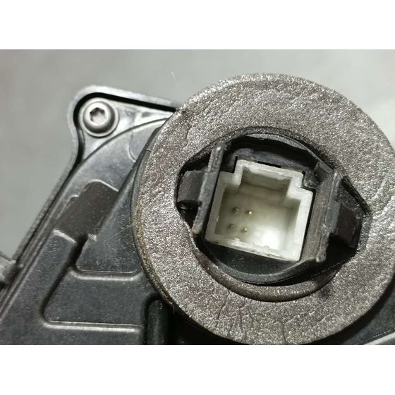 Cerradura Puerta Delantera Izquierda Para Renault Express