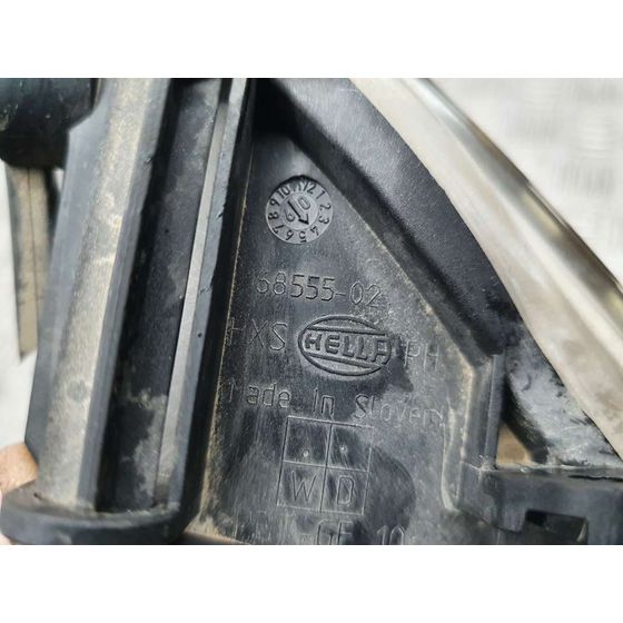 Faro Antiniebla Derecho para Audi A6 Avant (4F2)
