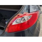 Piloto Trasero Derecho Para Mazda 2 Lim.