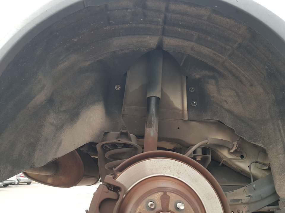 Plastico Pase Rueda Tras. Dch. para Ford Kuga (Cbv)