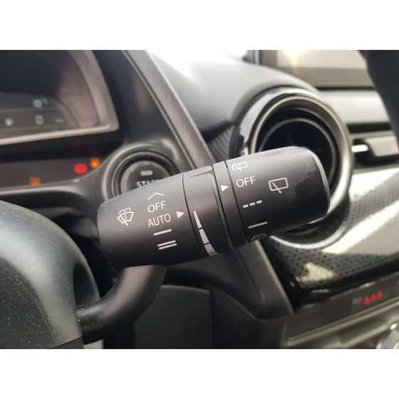 Mando Luces Y Limpia Para Mazda 2 Lim.