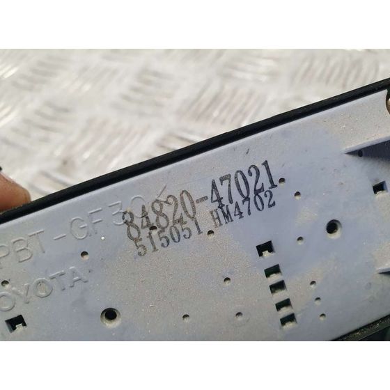 Mando Elevalunas Delantero Izquierdo Para Toyota Prius
