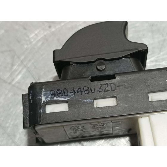 Mando Elevalunas Delantero Derecho Para Peugeot 208