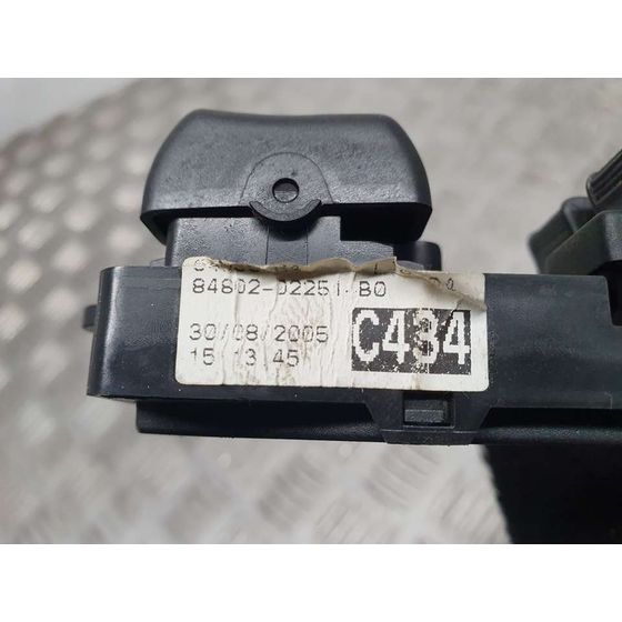 Mando Elevalunas Delantero Izquierdo Para Toyota Corolla