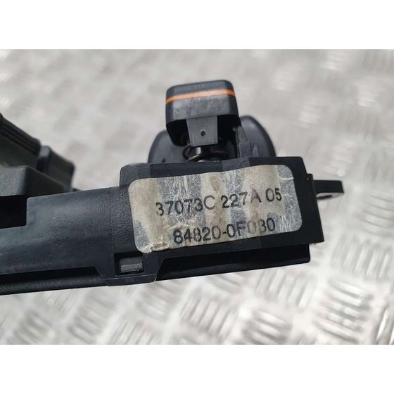 Mando Elevalunas Delantero Izquierdo Para Toyota Corolla