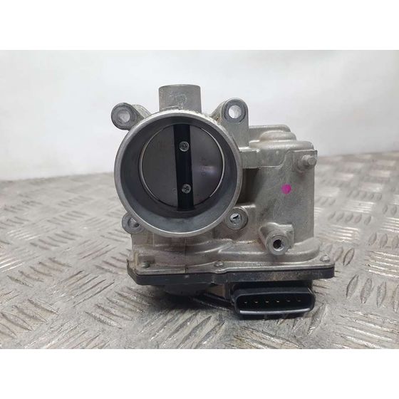 Caja Mariposa para Mazda 2 Lim. ()
