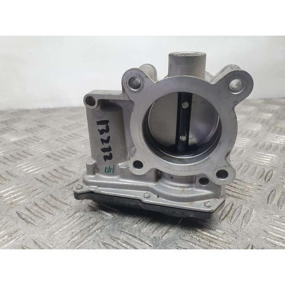 Caja Mariposa para Mazda 2 Lim. ()