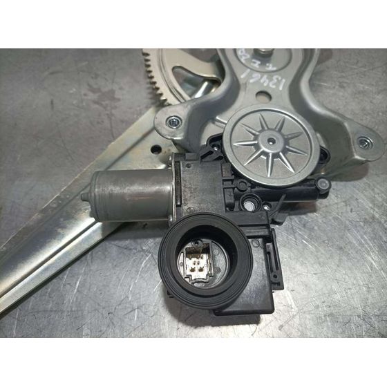 Elevalunas Trasero Izquierdo Para Lexus Is