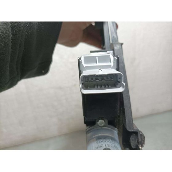 Elevalunas Delantero Izquierdo para Peugeot 2008 (P1)
