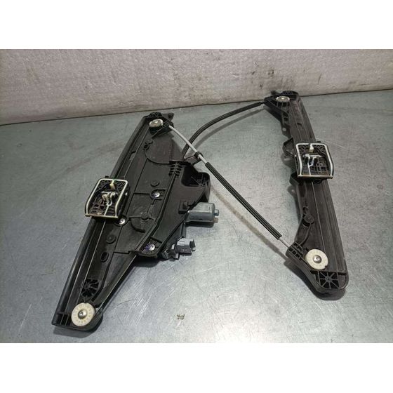 Elevalunas Delantero Izquierdo para Peugeot 2008 (P1)
