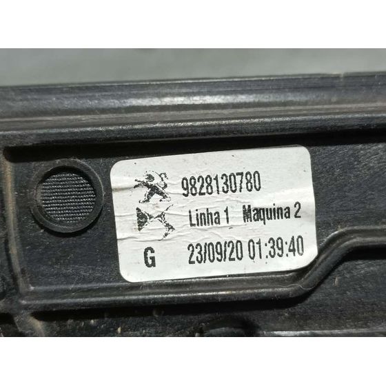 Elevalunas Delantero Izquierdo para Peugeot 2008 (P1)