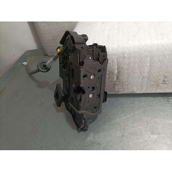 Cerradura Puerta Delantera Izquierda Para Audi A3 Sedan