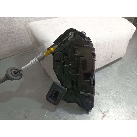 Cerradura Puerta Delantera Izquierda Para Audi A3 Sedan
