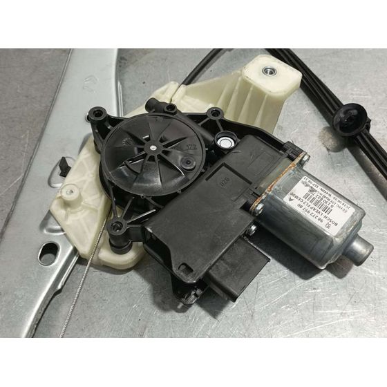 Elevalunas Delantero Derecho para Citroen C4 Cactus