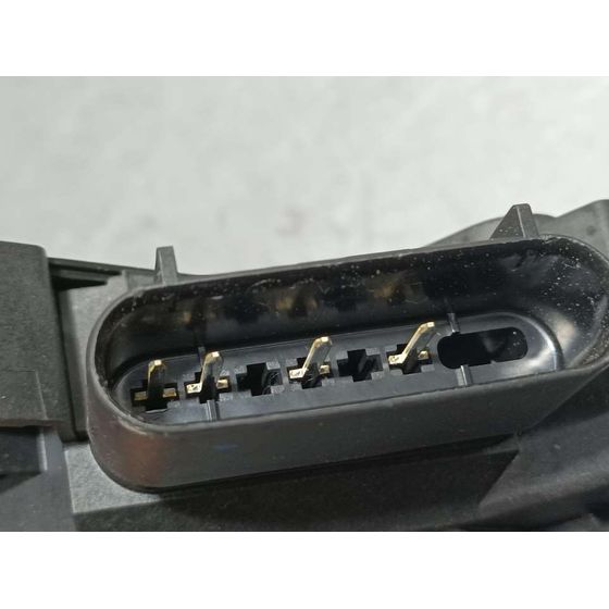 Cerradura Puerta Delantera Derecha Para Ford Focus Lim.