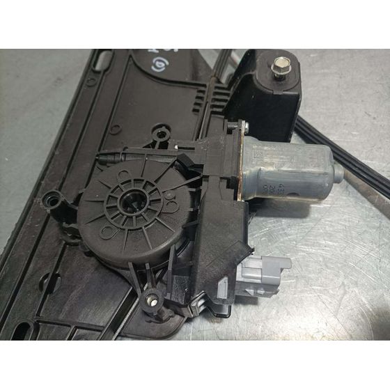 Elevalunas Delantero Derecho para Peugeot 2008 (P1)